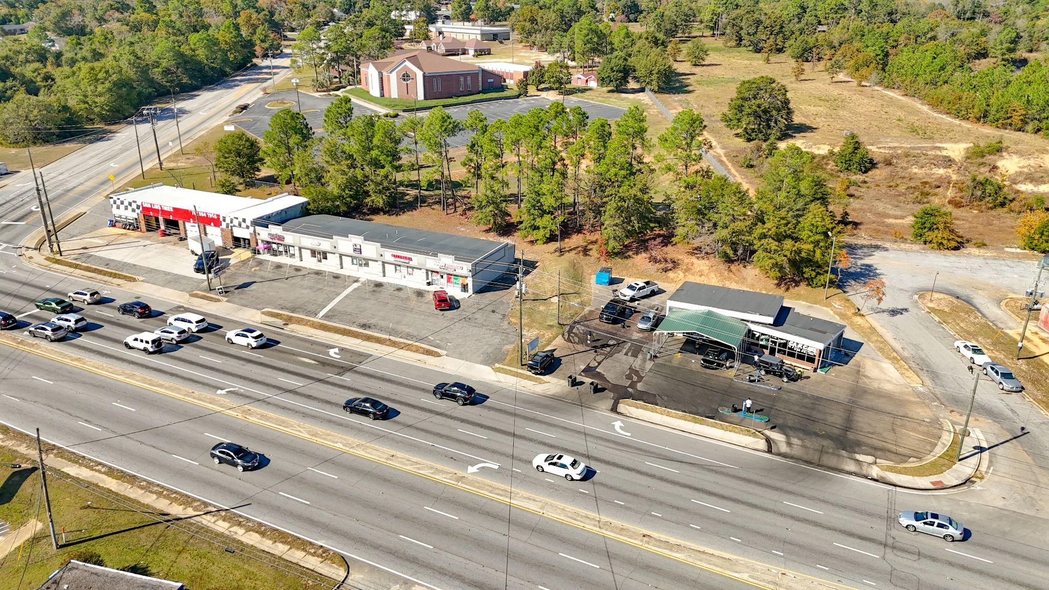 Dean's Plaza & Car Wash — photo 9