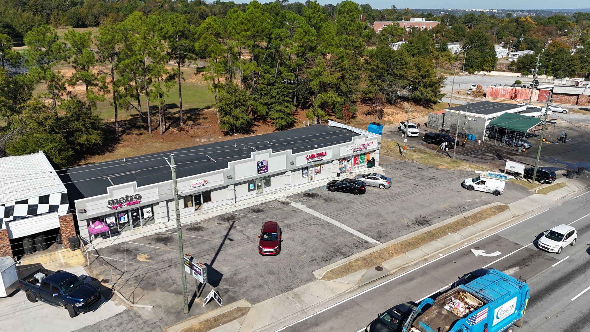 Dean's Plaza & Car Wash — photo 5