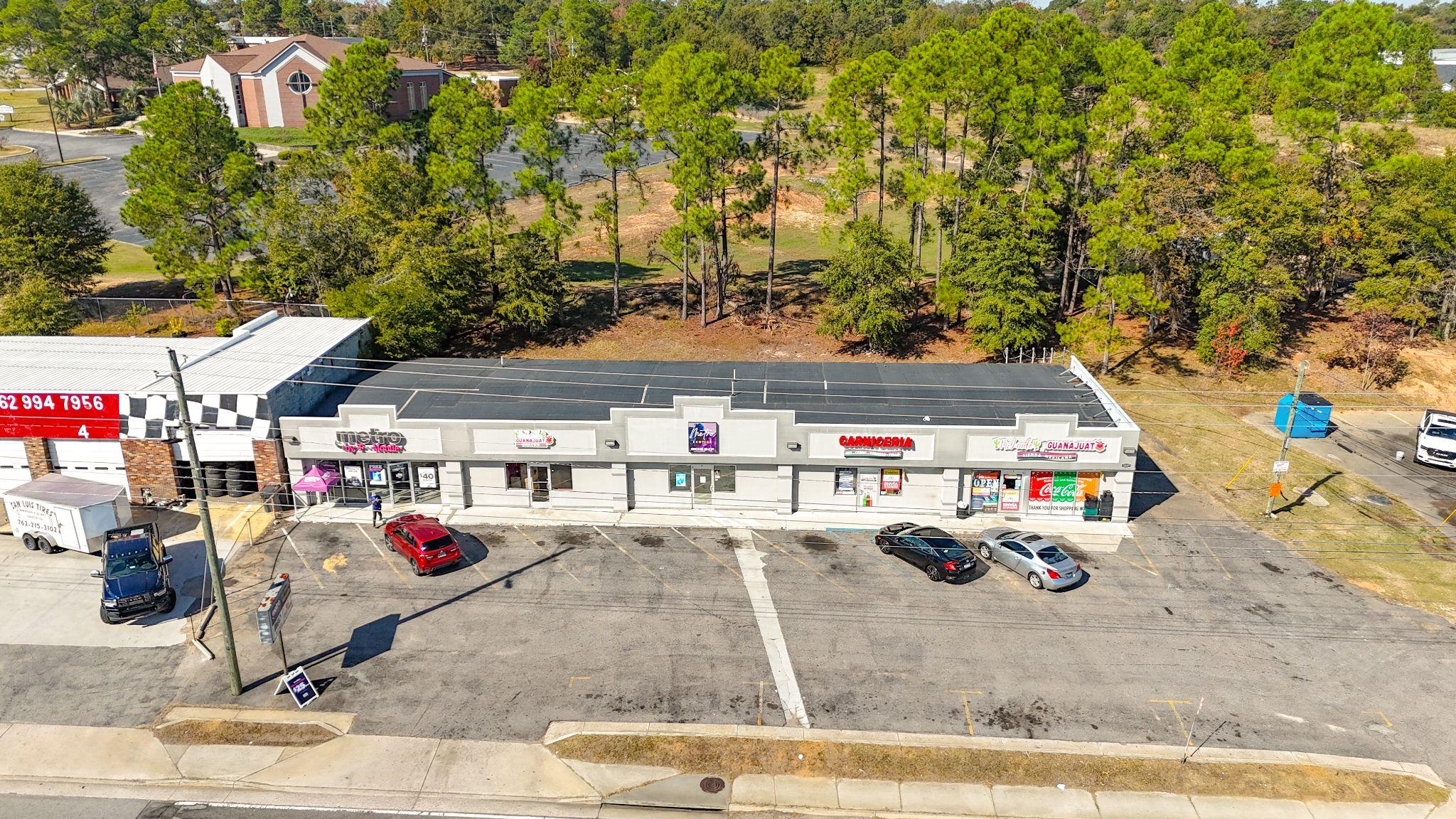 Dean's Plaza & Car Wash — photo 15