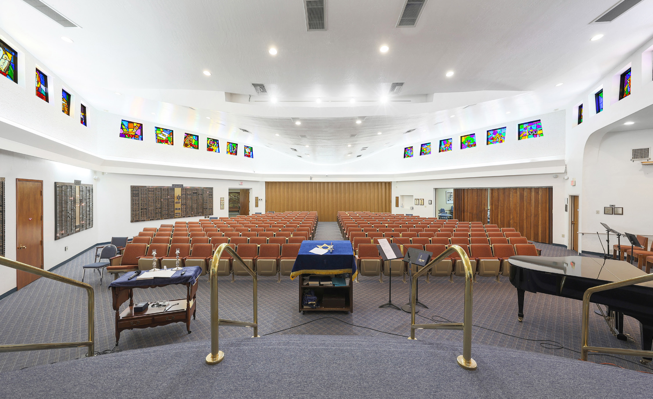 Spacious Synagogue Property — photo 3