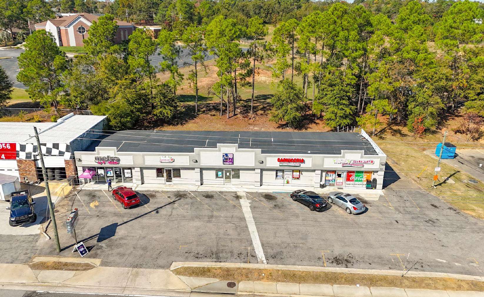 Dean's Plaza & Car Wash — photo 12